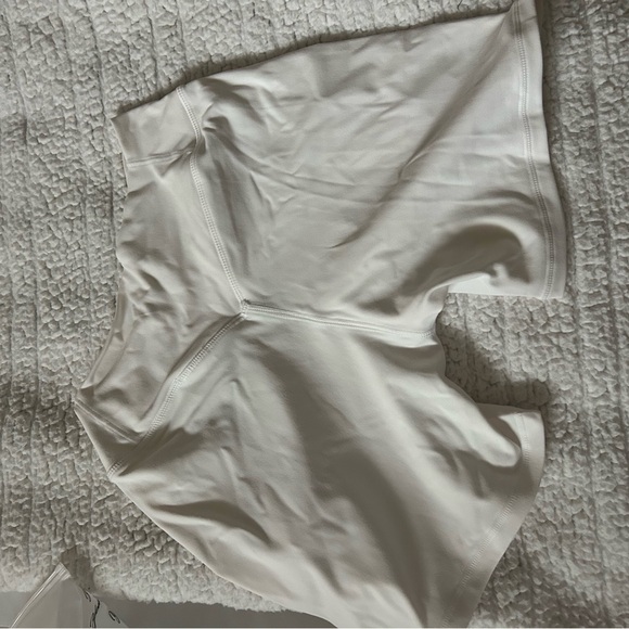 Elevate shorts 5” - Picture 2 of 7